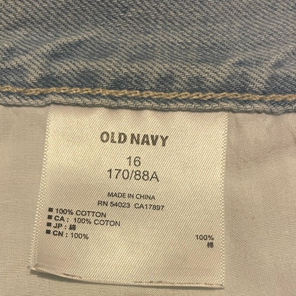 OLD NAVY distressed denim shorts 16 - Picture 3 of 7